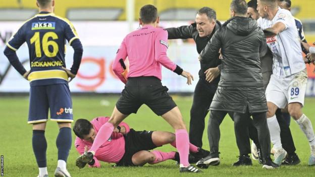 Turkish FA Halts League as Club President Punches Super Lig Referee