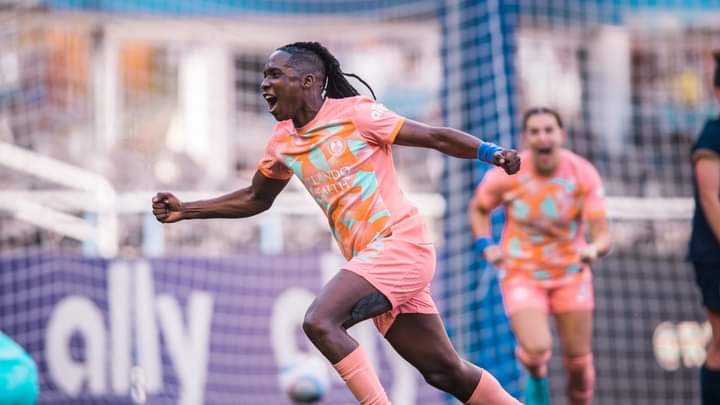 Barbra Banda's double goal leads Orlando Pride to triumph.